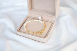 Willow Luxe Bracelets: Sienna Pearl Bracelet