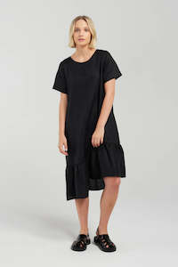 Nyne: Rosa Dress. Black.