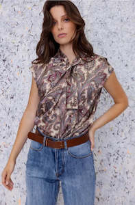 Maud Dainty: M.A. Dainty: Norah Top. Paisley.