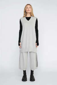 Taylor: Taylor: Assemble Vest. Pumice.