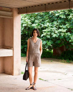 Yerse: YERSE:  100% LINEN VEST