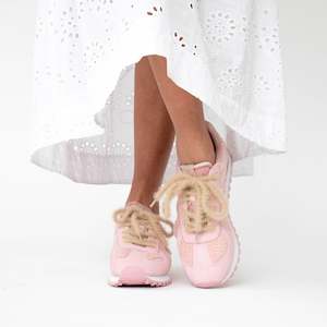 Sneakers: Gate Pink
