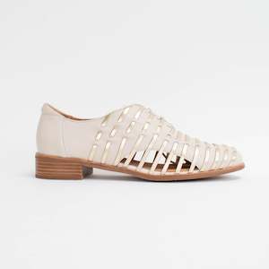 Shoes Flat: Arco Bone Gold