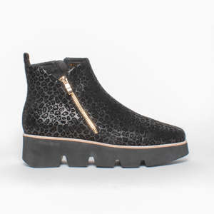 Sigi Black Leopard Print