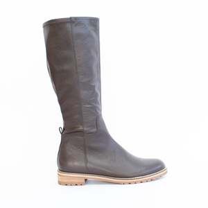 Orthotic Friendly: Marthe Choc Leather Stretch