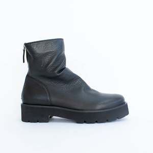 Ankle Boots Mid: Busty Black
