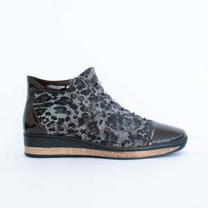 Ankle Boots Flat: Myrage Choc Python