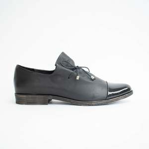 Shoes Flat: Kotty Black Patent