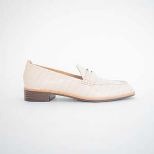 Shoes Flat: Lucia Chalk Croc
