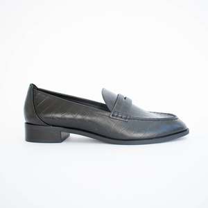 Shoes Flat: Lucia Black Croc