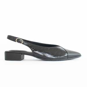 Shoes Flat: Amara Black Liquid