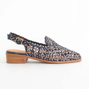 Sandals Flat: Apin Navy Pewter