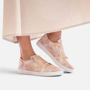 New: Roma P Marigold