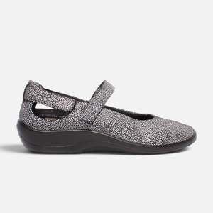 Orthotic Friendly: Minami Black