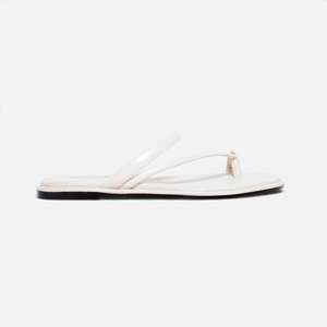 Sandals Flat: Safa Bone