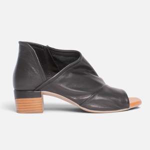 Sandals Mid: Barclay Black