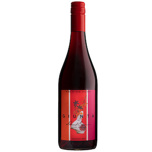 Hawkes Bay: Decibel Giunta Crunchy Red 2022