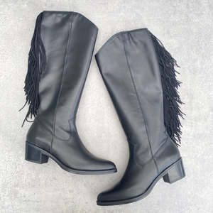 Black: UNISA Grao