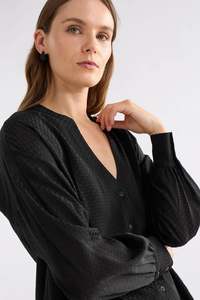 Tops: ELK Oben Shirt