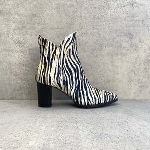 99 Sale: DJ Astronomy - ONLINE ONLY, Size 37