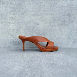 Capelli Rossi: RARE FIND | ONE PAIR - CRSS26/1.2