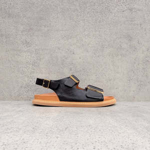 Black: EOS Deana