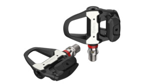 Accessories: FAVERO ASSIOMA PRO RS-2 (SHIMANO SPD-SL Compatible)