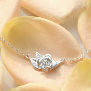 Rose Garden: Rose Necklace