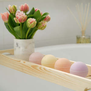 Tilley Soaps: Swirl Bath Bomb