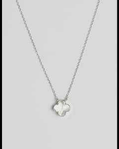 Jewellery: Mother of Pearl Clover Necklace