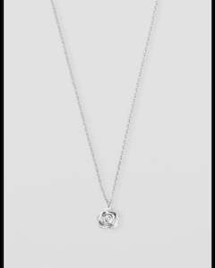 Jewellery: Petite Flower Necklace