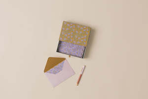 Homewares: Boxed Floral Notecards 16 pack