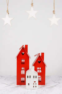Christmas: Red Metal House