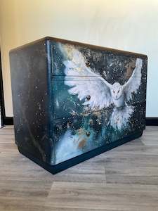 Furniture: Snowy Owl Dresser