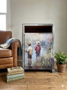 Furniture: Cabinet