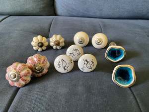 Ceramic knobs x 11