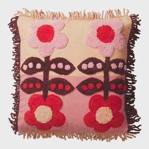 Decor: Dottie Tufted Cushion