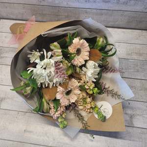 Mothers Day Flowers: Daydreamer