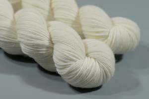 Natural Colours: Natural White | Standard 100% Merino Yarn from New Zealand | 100g