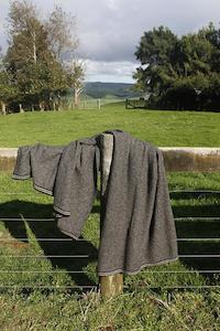 Home Decor: LIGHTWEIGHT BLANKET