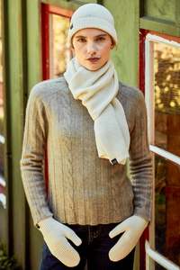 Womens Collection: UNDYED WOOL SCARF