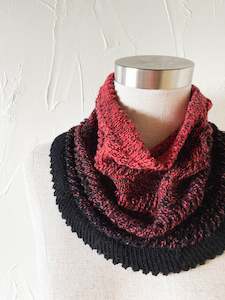 FREE Knitting Pattern -  Perlen Cowl