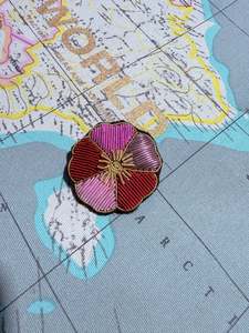 WORLD Bullion Brooch - Dianthus Red & Pink Flower