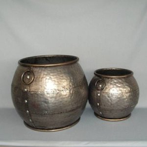 Hammered Gunmetal Urn-Small