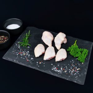 Fresh chicken wing pieces