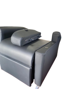 Seating: Lift Away (Removable) Arm