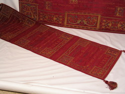 Latin: Table Runner