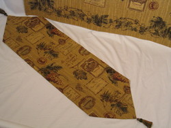 Vintage: Table Runner