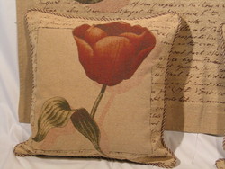 Tulips: 55cm Lounge TULIPS Closed
