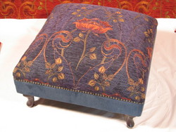 Parisienne: PARIS F7 Footstool